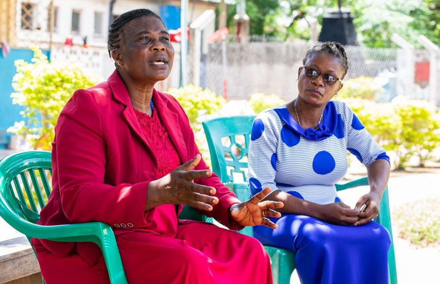 For Elizabeth Vicent Sangu, above left, who has been living with HIV for 26 years, her “numbers” speak for themselves. “From my community follow-ups, I have returned 80 people to the clinic for CD4 count testing, inspired 240 people to get tests, reported 15 gender-based violence cases and provided education to 33 groups, including youth and church groups,” she said, beaming with pride. Temeke, Dar es Salaam, Tanzania, 13 November 2020. Credit: UNAIDS/Daniel Msirikale